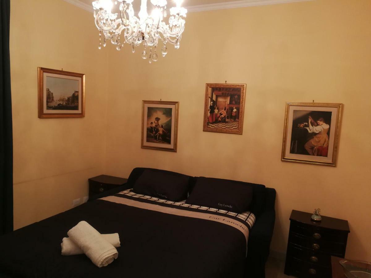 Attico Luxury Etnea Hotel Catania Esterno foto